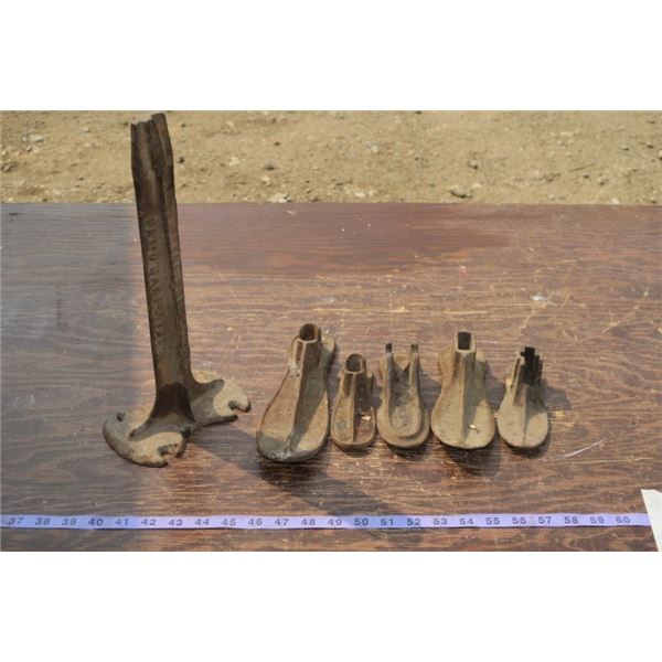 Shoemakers Moulds + Stand
