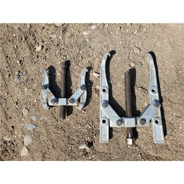 2 gear pullers