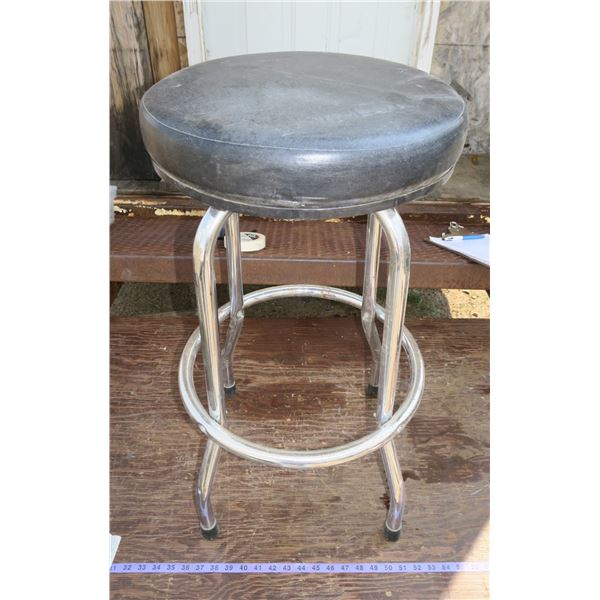 Swivelling Shop Stool