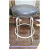Image 1 : Swivelling Shop Stool
