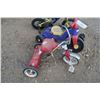 Image 4 : Lot of 3 Kids Bikes + Training Wheels