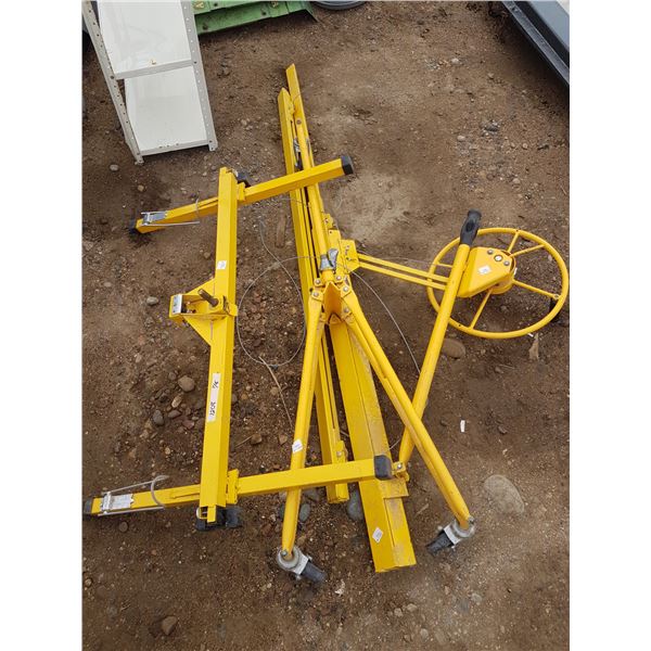 Drywall Lift Works Well