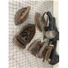 Image 1 : ANTIQUE SAD IRONS AND SKATES