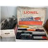 Image 1 : VINTAGE LIONEL TRAIN SET UNTESTED