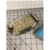 Image 2 : ANTIQUE COLEMAN GAS IRON