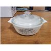 Image 1 : 1.5 qt vintage Pyrex dish w/ lid