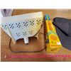 Image 4 : Lite Brite w/ 8 design papers + Teepee game
