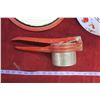 Image 3 : Vintage Cake Tin, Colored Glass Plate, Potato Ricer