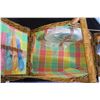 Image 2 : Vintage Wicker Picnic Basket + Plastic Picnic Dish Set