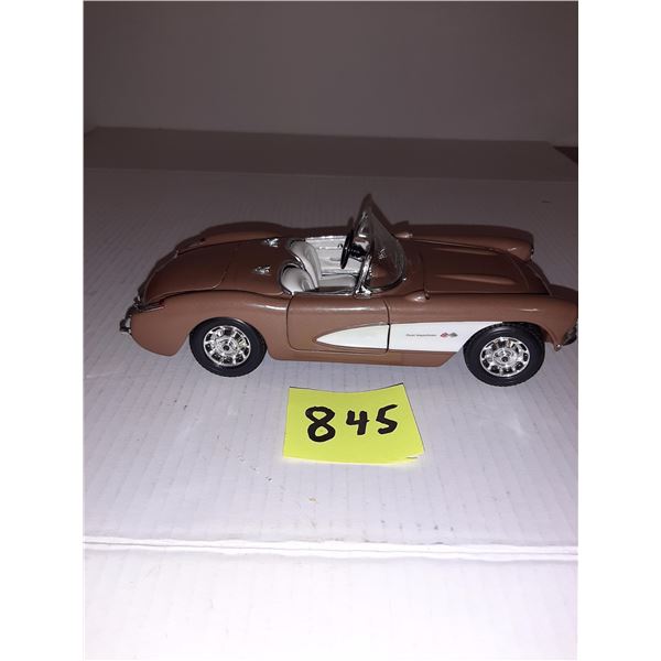 58 Corvette 1:18  die cast car