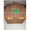 Image 1 : Wicker picnic basket