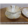Image 2 : 2 Queen Anne 'Gold Lace' coffee cups