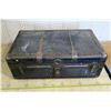Image 1 : Eatonia Vintage Trunk