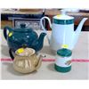 Image 1 : 3 Teapots & Sugar Dish
