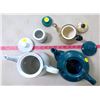 Image 5 : 3 Teapots & Sugar Dish