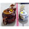 Image 2 : 3 Teapots & Creamer