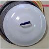 Image 4 : Enamelware - 8 Pots & Pans Lids
