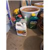 Image 3 : Birdbath, planters, garden tools B