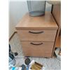 Image 2 : Desk, filing cabinet, office supplies B