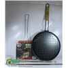 Image 1 : LOT OF OUTSIDE COOKING ITEMS