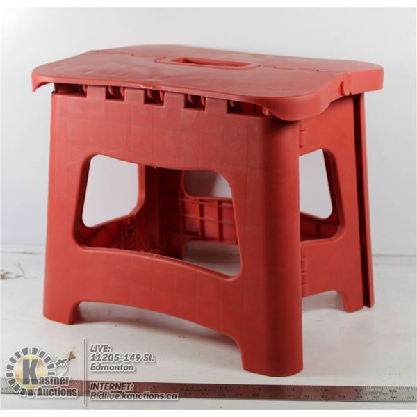 FOLDING STOOL