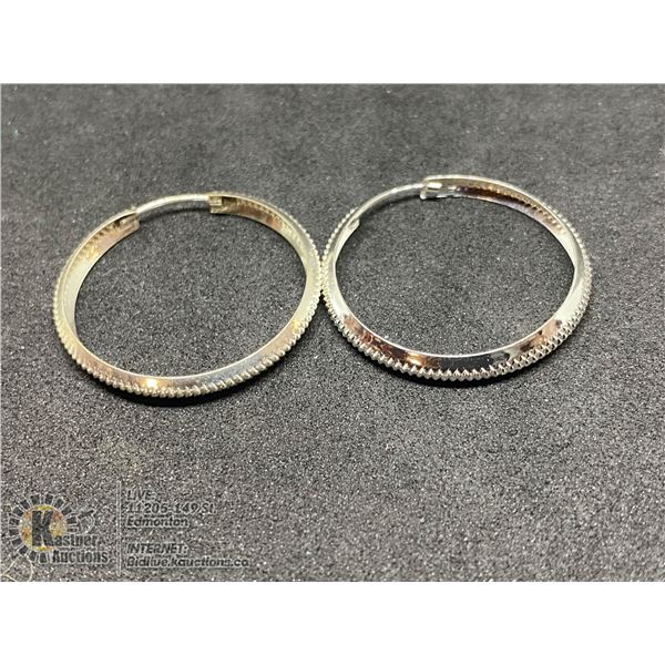 BZ419-156 SILVER MEDIUM SIZE HOOP EARRINGS