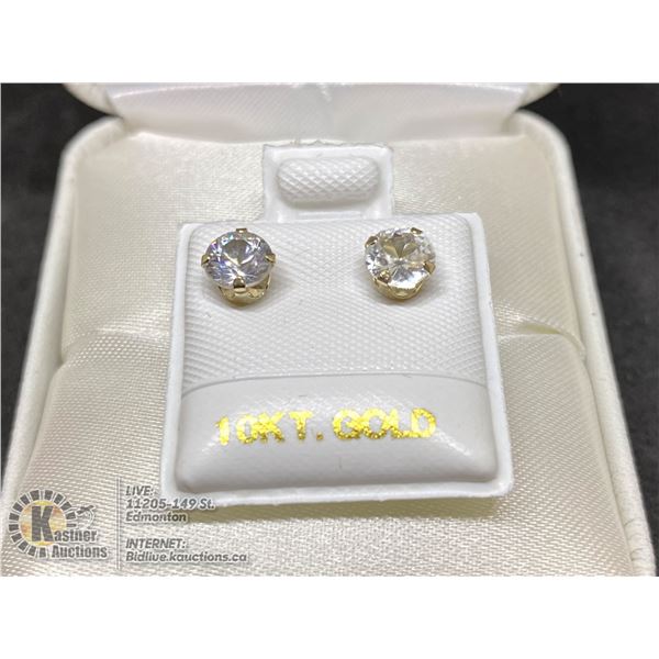 BZ419-167 10K  WHITE ZIRCON EARRINGS