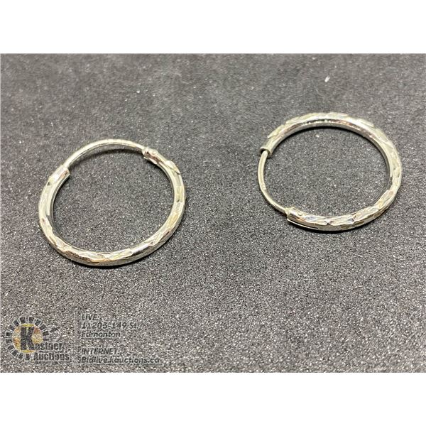 BZ419-178 SILVER SMALL HOOP EARRINGS