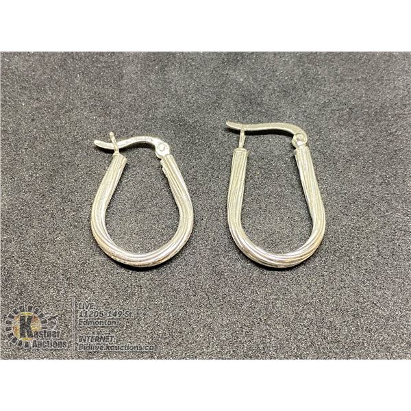 BZ419-184 SILVER U SHAPED HOOP EARRINGS