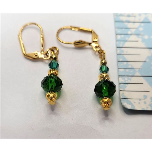 19)  GOLD TONE AND EMERALD GREEN SWAROVSKI
