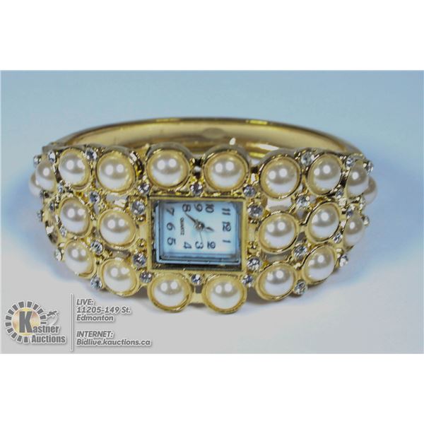 GOLD TONE LADIES WATCH