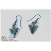 Image 1 : PAIR OF TURQOUISE ARROW EARRINGS
