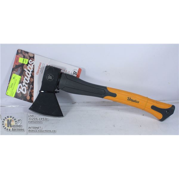 HATCHET WITH A FIBERGLASS HANDLE