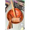 Image 1 : WOODEN KITCHEN ITEMS 6 SMALL BOWLS, 1 LARGE BOWL