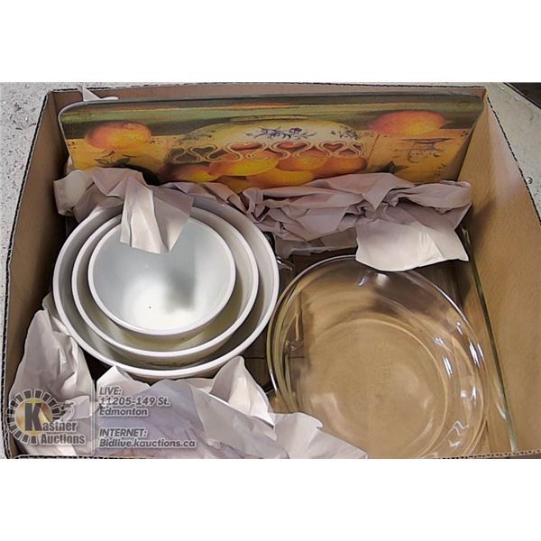 PYREX ASSORTED LOT & GLASS CUTTING BOARD