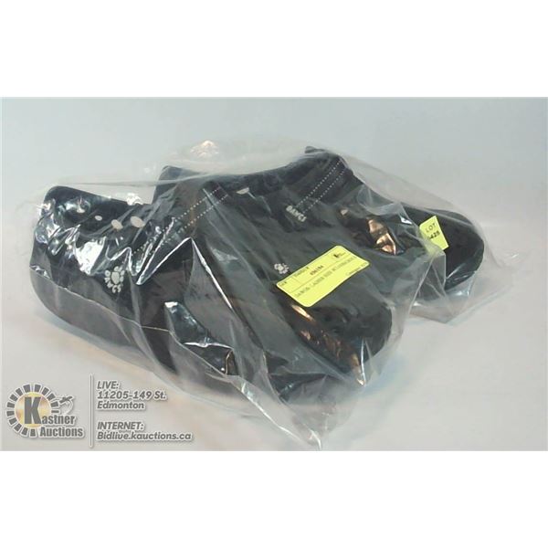 DAWGS- LADIES SIZE 8CLOGS/CROCS