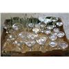 Image 1 : FLAT OF ASSORTED GLASSWARE.