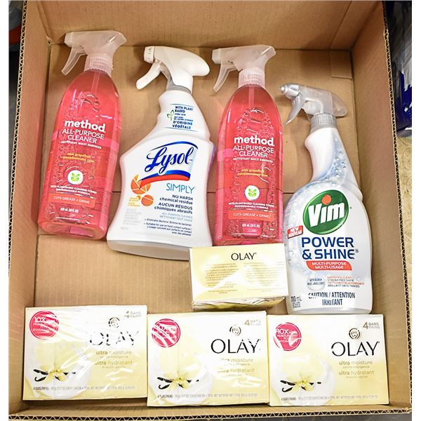 FLAT LOT OF CLEANING SUPPLIES AND HAND SOAP