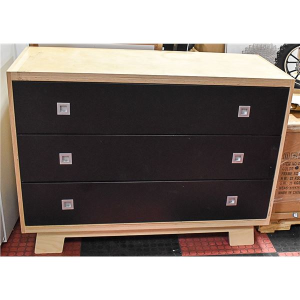 SHOWHOME 2 TONE 3 DRAWER DRESSOR