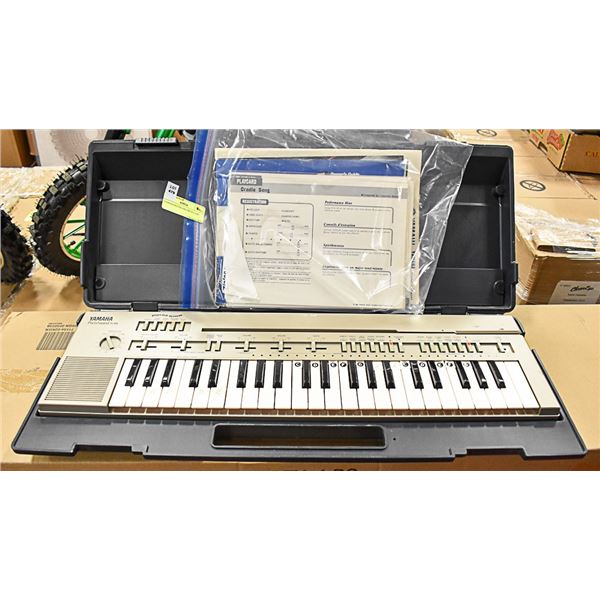 YAMAHA KEYBOARD WITH CASE
