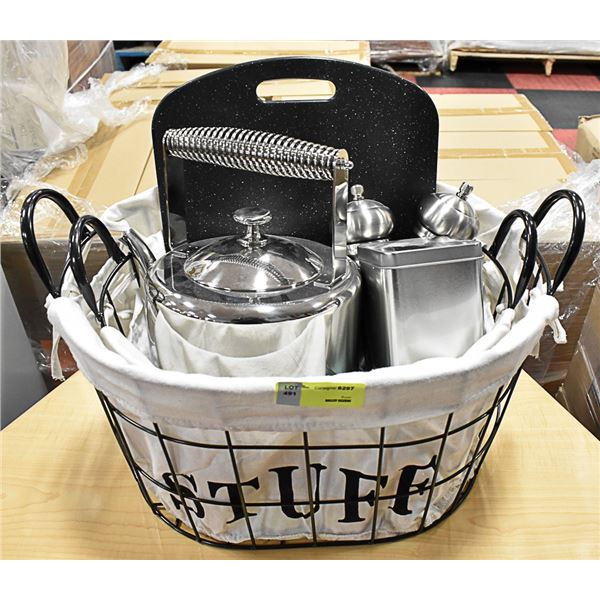 SHOWHOME METAL BASKET WITH ACCENT PIECES