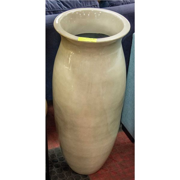 SHOWHOME VASE, 24" TALL