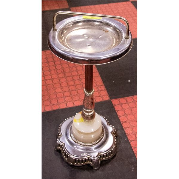 VINTAGE ASHTRAY