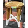 Image 1 : SHOWHOME STOOL 16 INCHES TALL