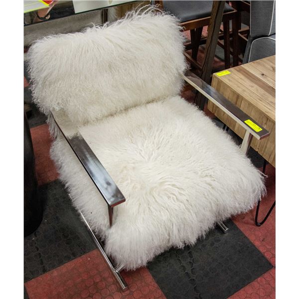 SHOWHOME CHAIR WITH FLUFFY WOOL MATERIAL