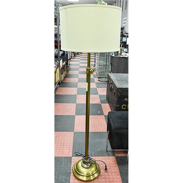 SHOWHOME LAMP 5 FEET TALL