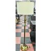 Image 1 : SHOWHOME LAMP 5 FEET TALL
