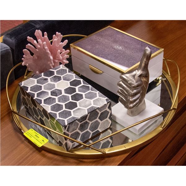 SHOWHOME ROUND MIRROR WITH DECOR ITEMS