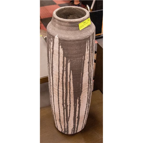 SHOWHOME STYLE VASE 26.5 INCHES TALL