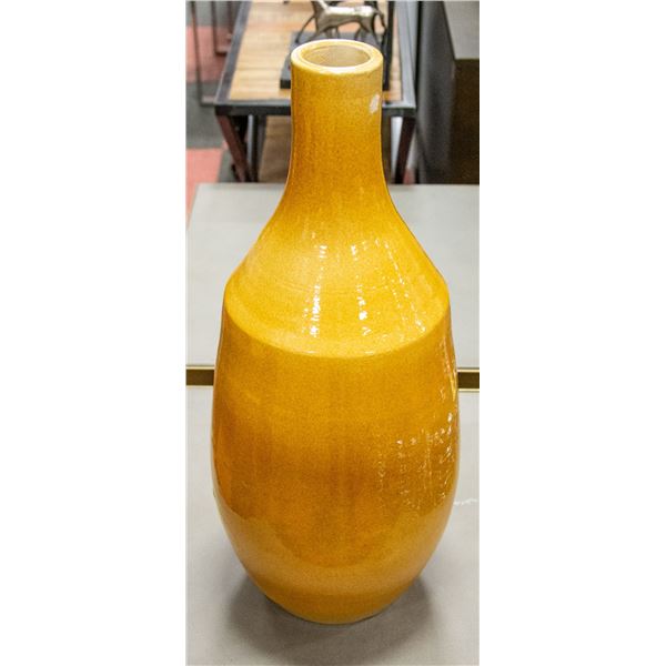 SHOWHOME CERAMIC VASE 21 INCHES TALL